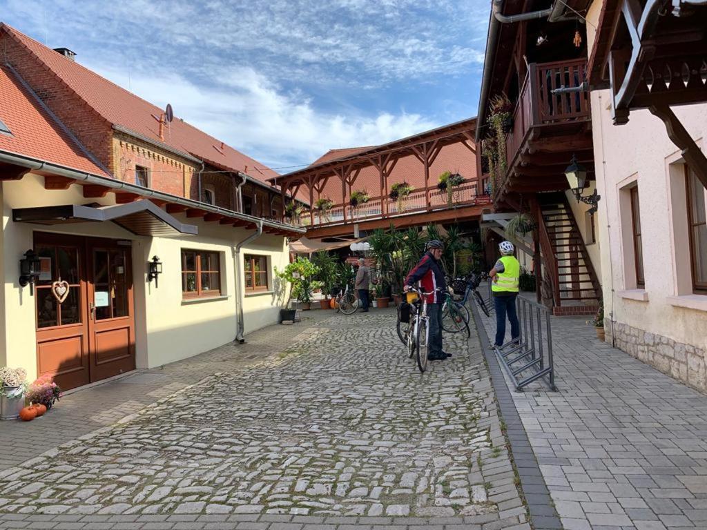 Hotel Garni Zum Rebstock Naumburg  Exterior photo