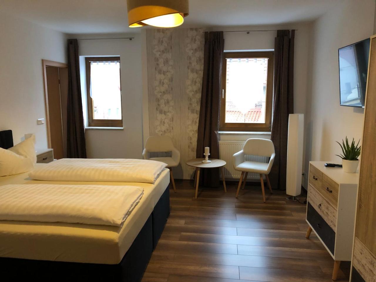Hotel Garni Zum Rebstock Naumburg  Exterior photo